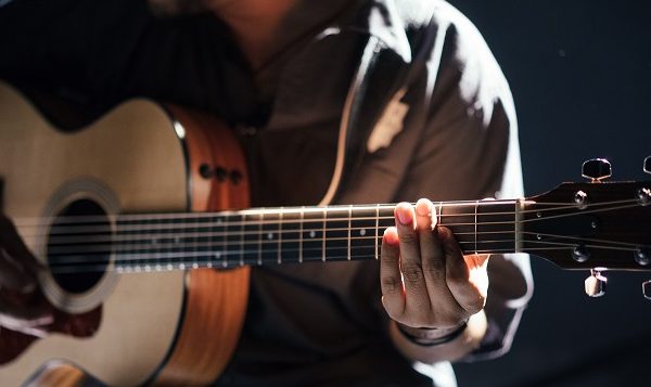 Guitarra y Cajón