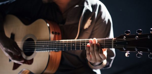 Guitarra y Cajón